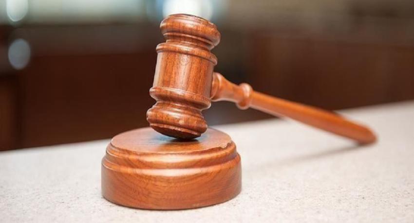 பொலிஸார் இருவருக்கு நீதிமன்றில் ஆஜராகுமாறு உத்தரவு